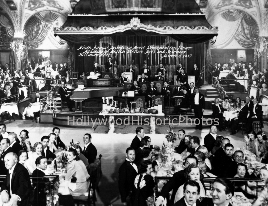 Academy Awards 9th Annual Biltmore Hotel Los Angeles 1937.jpg